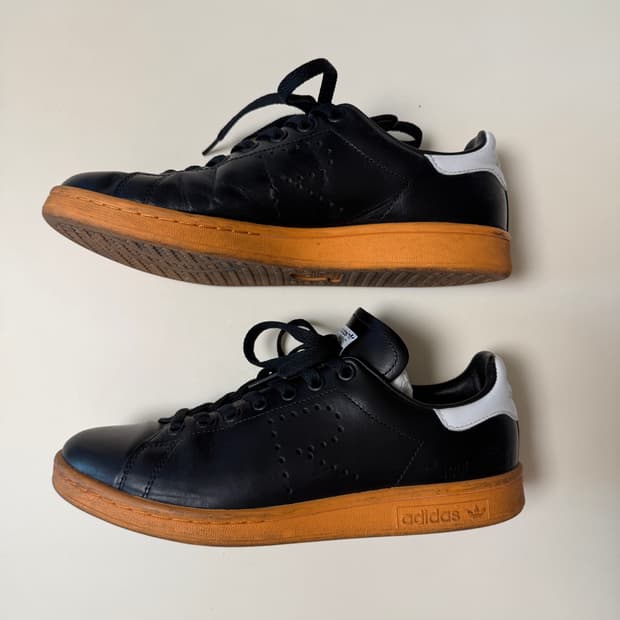 라프시몬스 아디다스 스탠스미스 255mm