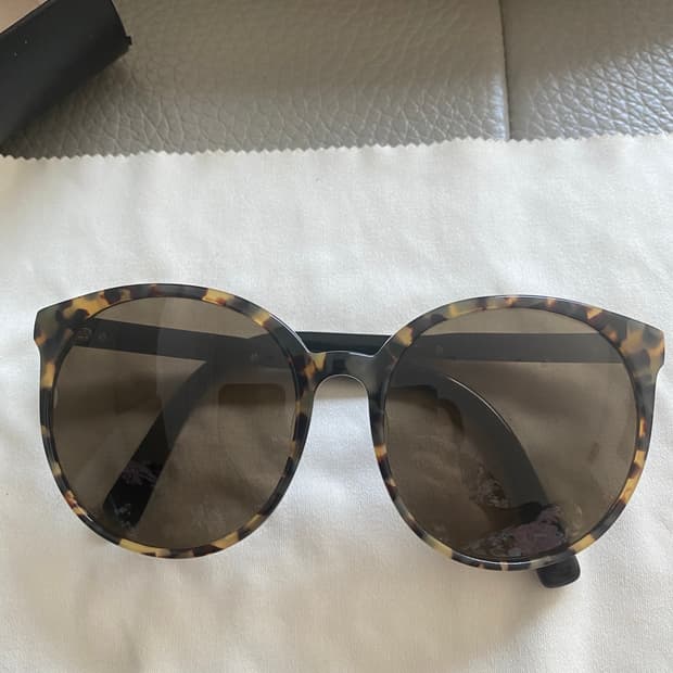 발렌시아가 선글라스