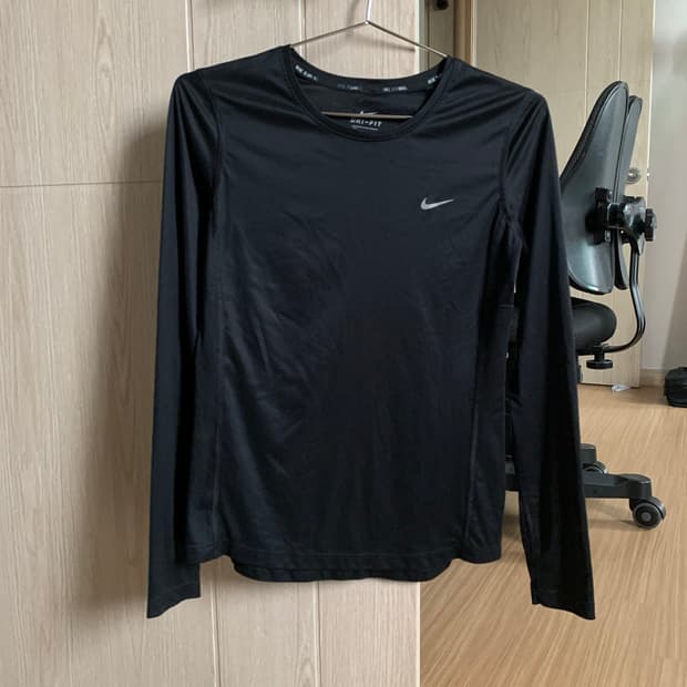 나이키 여성 러닝티