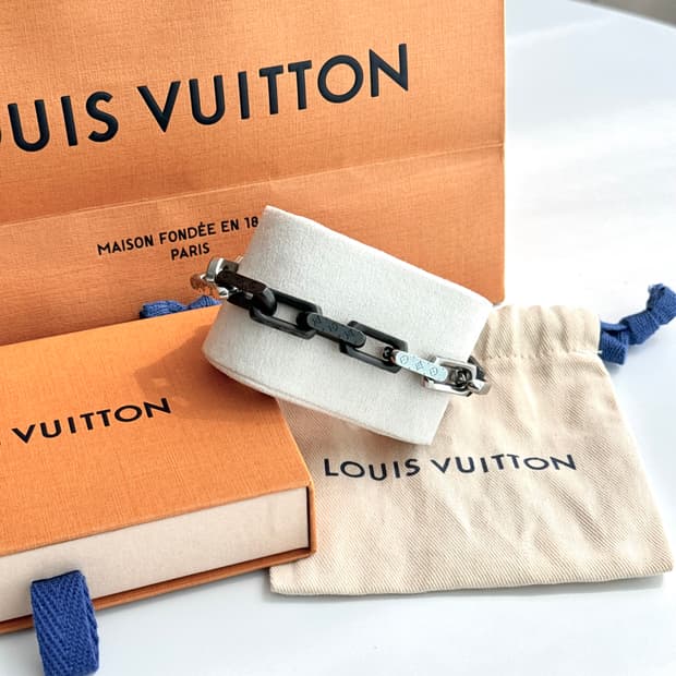 루이비통 버질아블로 팔찌 블랙 화이트 한정판 