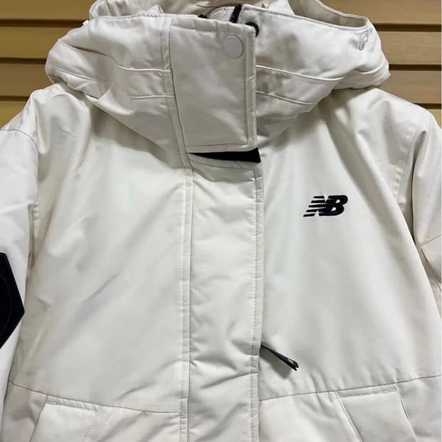 뉴발란스 여성 아이보리 덕다운패딩점퍼 패트롤숏패딩