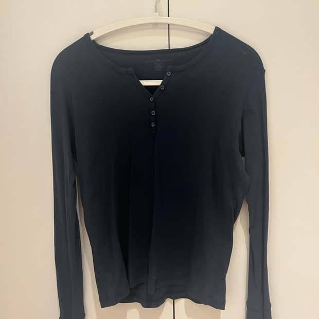 브랜디멜빌 네이비 버튼 긴팔티