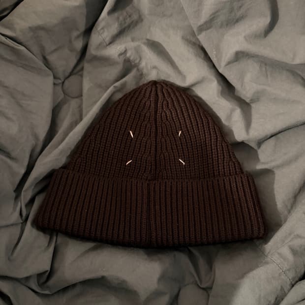 메종 마르지엘라 스티치 비니 블랙