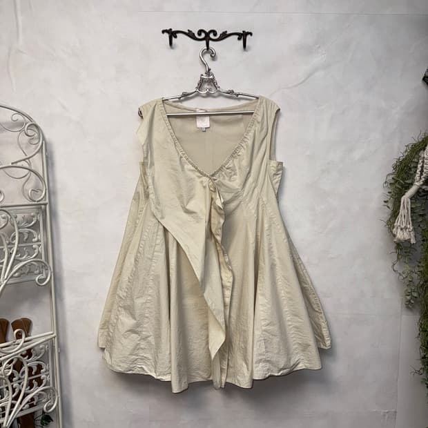 O’2nd ivory draped pleats balloon ops