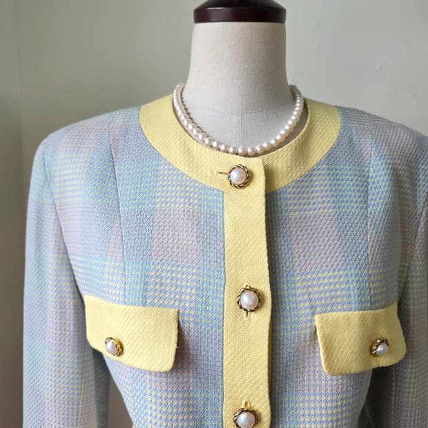 파스텔 체크 진주 버튼 자켓