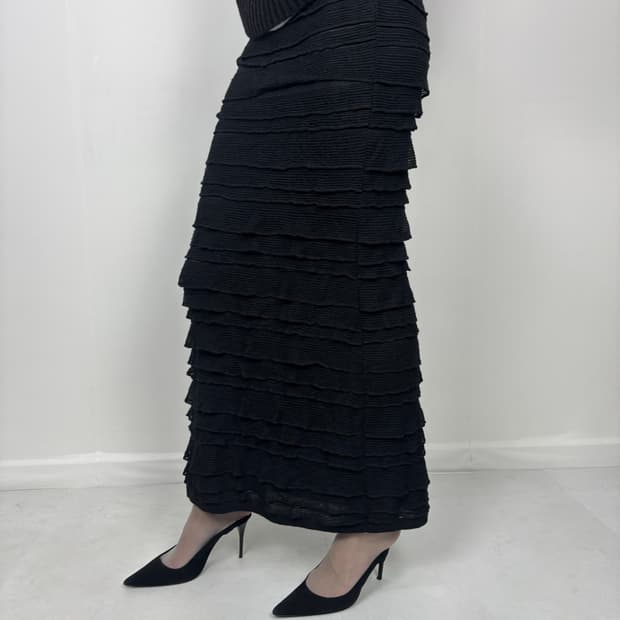 RUFFLE KNIT MAXI SKIRT
