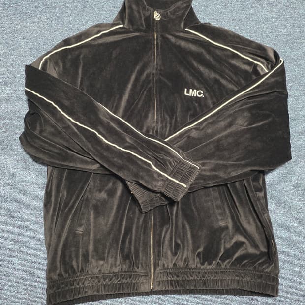 LMC 벨루아 트랙탑