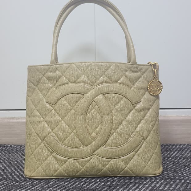 샤넬 cc 코인백 캐비어 토트백