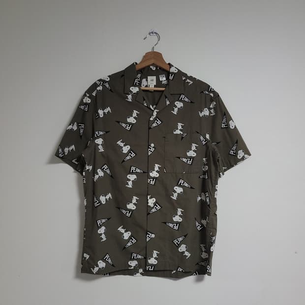 (S) H&M 에이치엔엠 스누피 반팔 셔츠 남방 카키