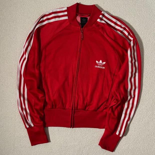 아디다스 올드스쿨 슈퍼걸 크롭 레드 트랙탑 져지