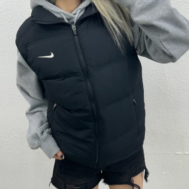 나이키 스우시 블랙 패딩조끼 M