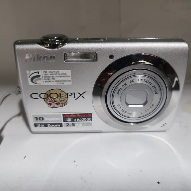 니콘 쿨픽스 S220 실버 1000만화소 카메라