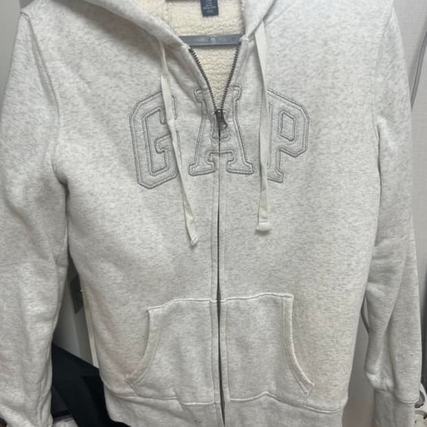 Gap hooded zipup