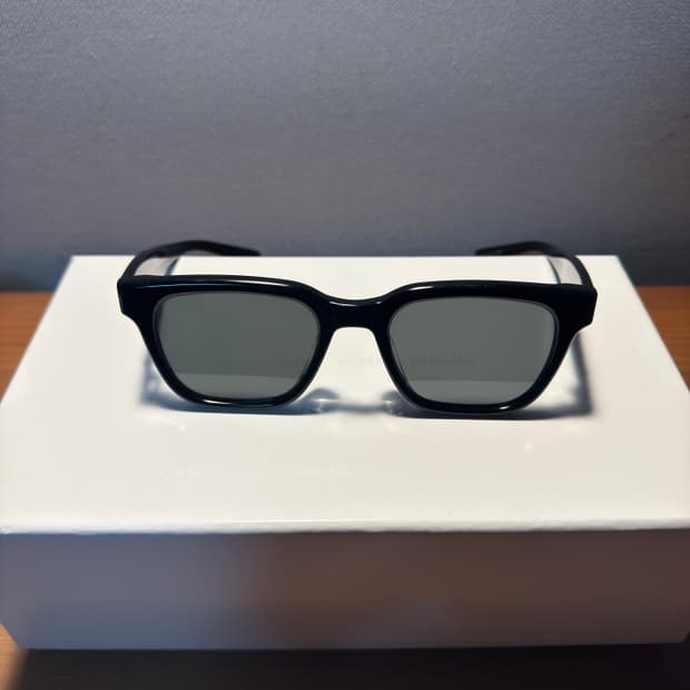 젠틀몬스터 X 마르지엘라 MM110