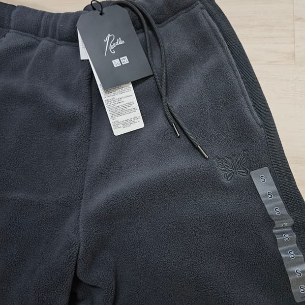 유니클로 니들스 팬츠 다크그레이 s