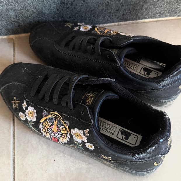 MLB 자수운동화 250