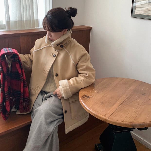 키뮤어 무스탕 하프코트_베이지