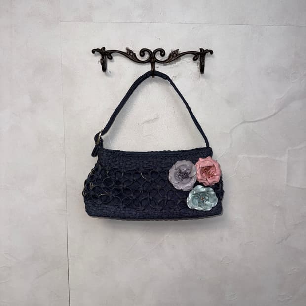 Denim woven crochet flower details 숄더백