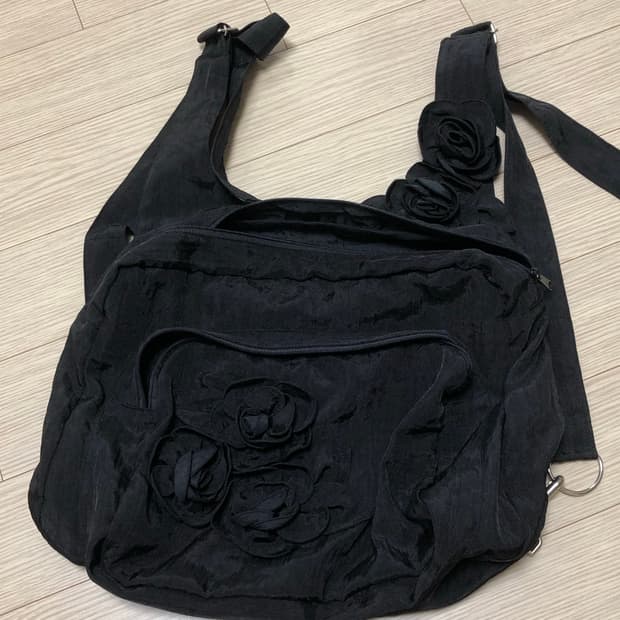 입체 꽃 나일론 직사각 백팩 플라워 아플리케 꼼데 슈슈통 세실리에반센