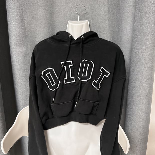 오아이오아이 블랙 크롭후드티(커스텀