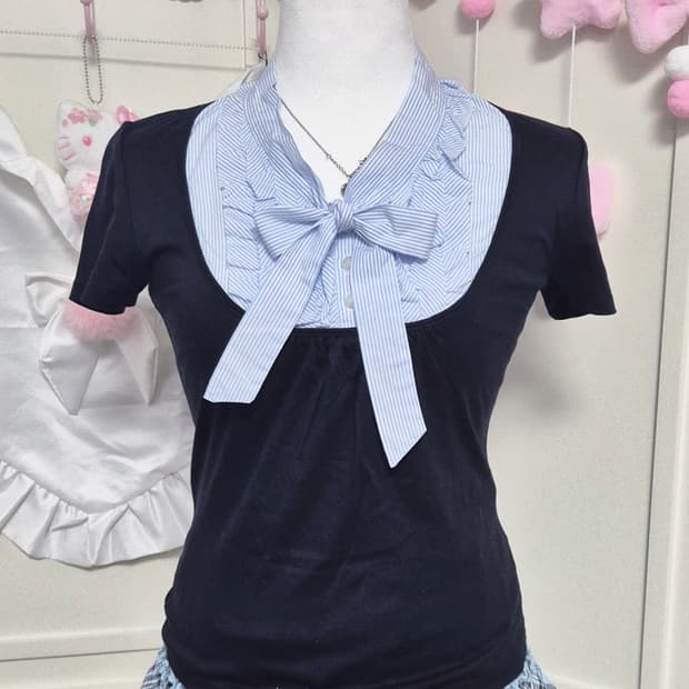 히메갸루 로걀탑 스트라이프 블라우스 공겜여주 긱시크