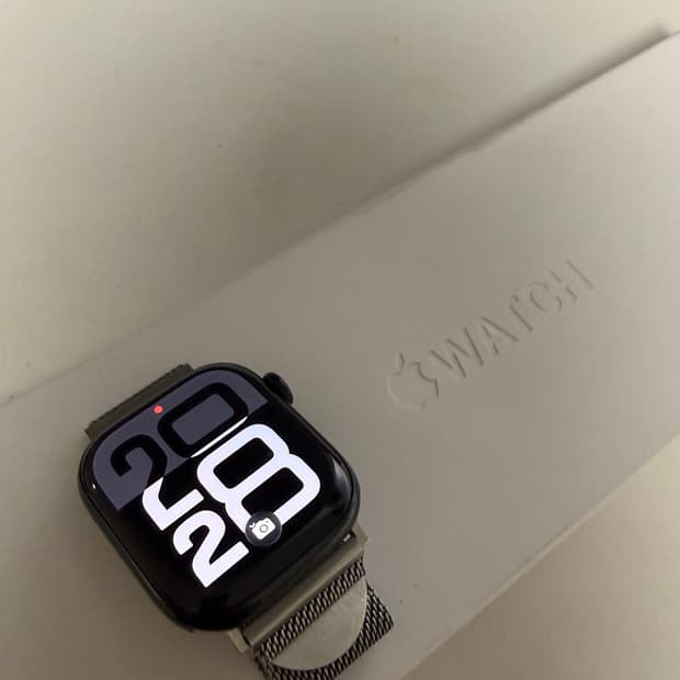 애플워치 시리즈10 42mm GPS 제트블랙