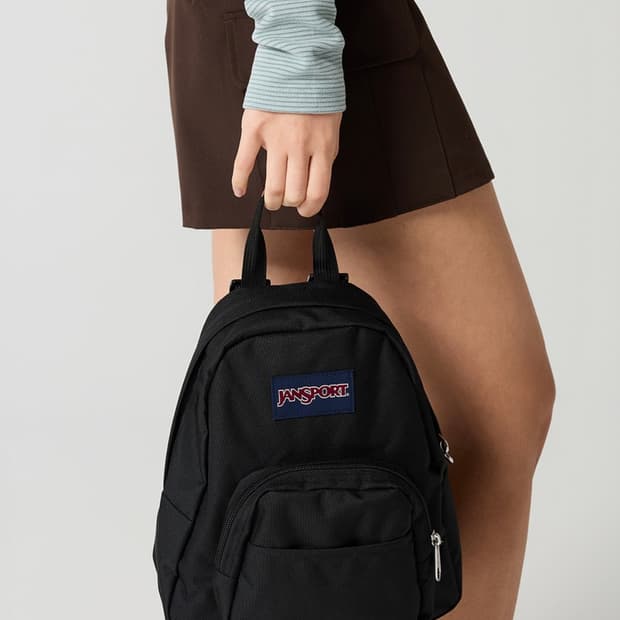 제니 착용 가방 잔스포츠 하프파인트 미니 백팩 블랙