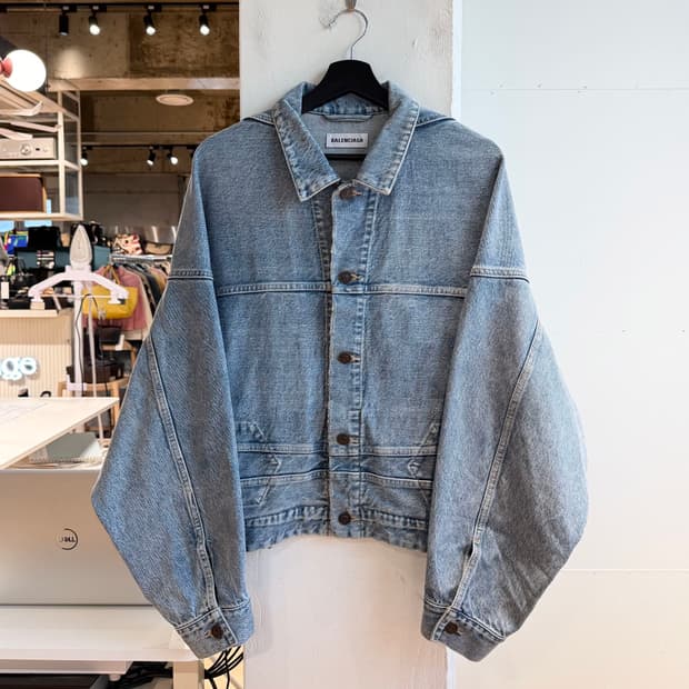 발렌시아가 데님 업사이드 다운 자켓 