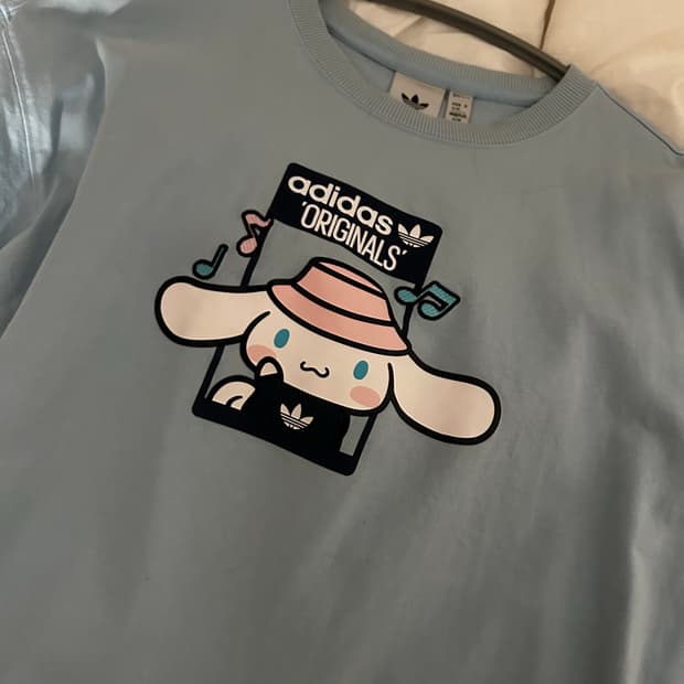 아디다스 산리오 티