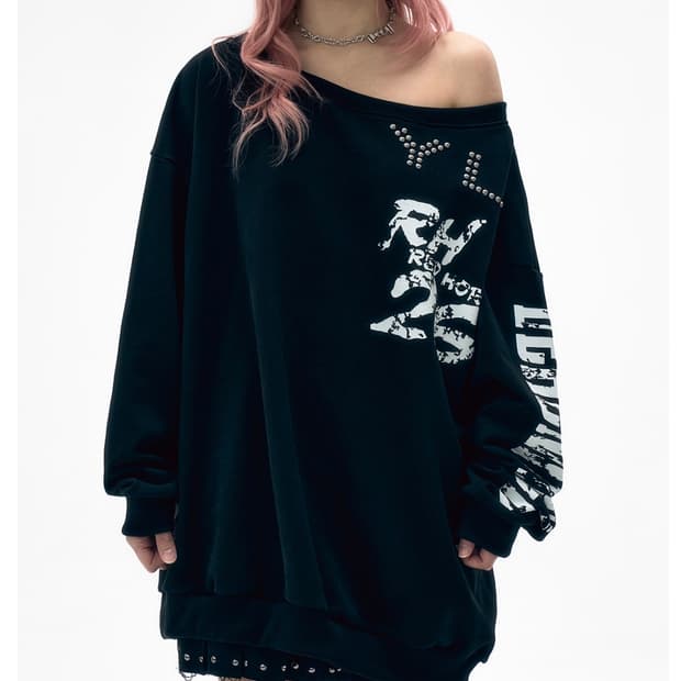 STUDDED OFF-SHOULDER SWEATSHIRT