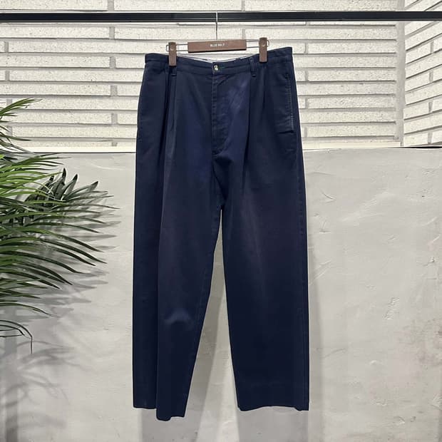 타미힐피거 치노팬츠 핀턱 뒷면 패치 로고 디테일 네이비