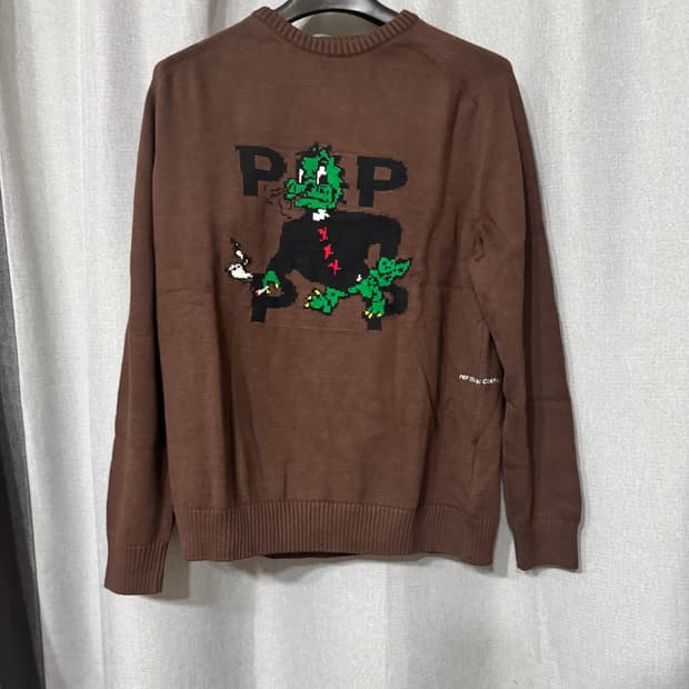 팝 트레이딩 컴퍼니 스모킹 드래곤 니티드 크루넥