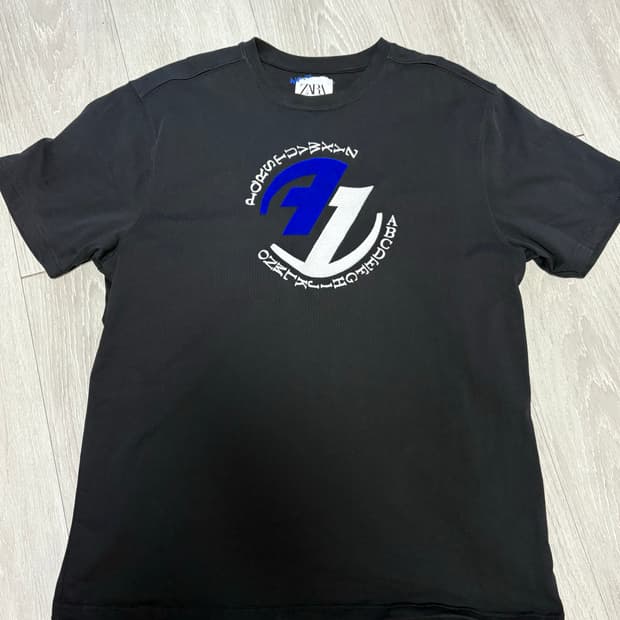 자라 X 아더에러 반팔