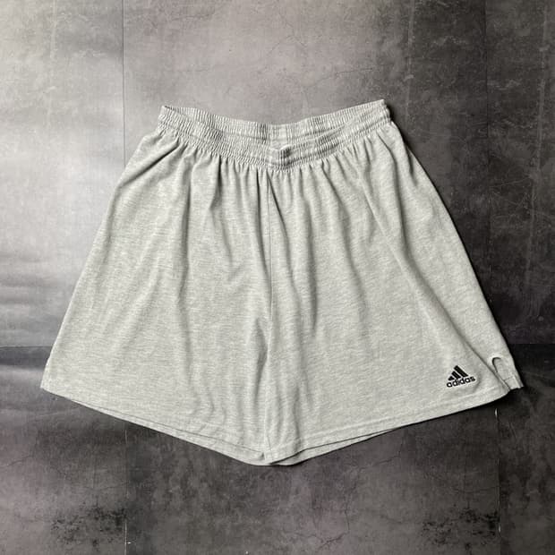 ADIDAS 00s 아디다스 그레이 로고자수 스웨트 하프팬츠 A01312