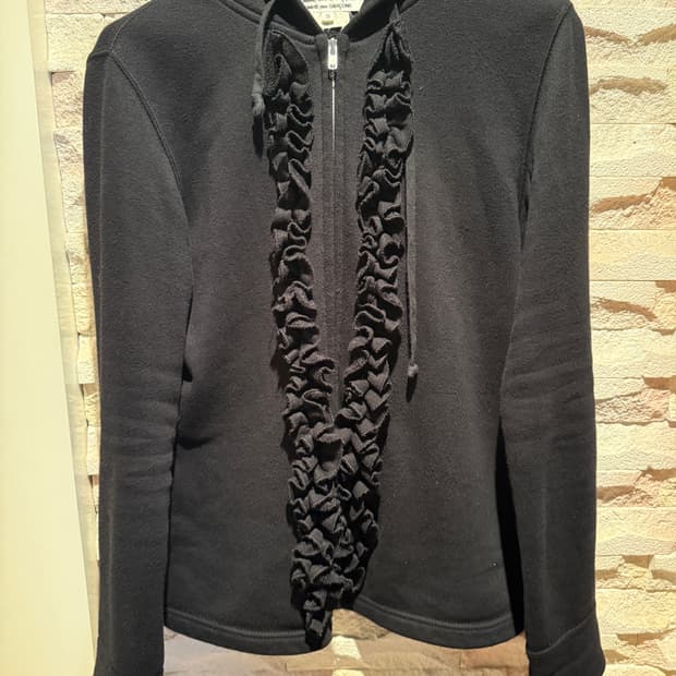 꼼데가르송 러플 집업