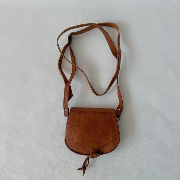 Pre owned 레더 통가죽 크로스백
