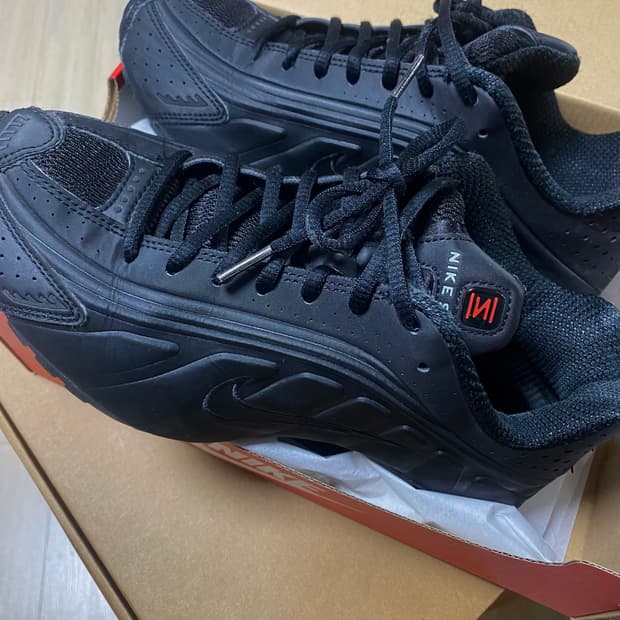 샥스 R4 W 245 검정