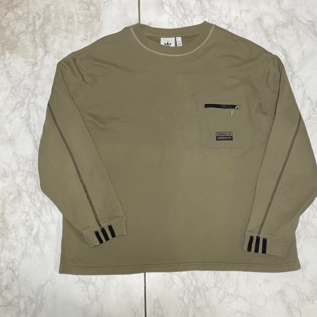 아디다스 포켓 롱슬리브 티셔츠 카키 105 ~ 110