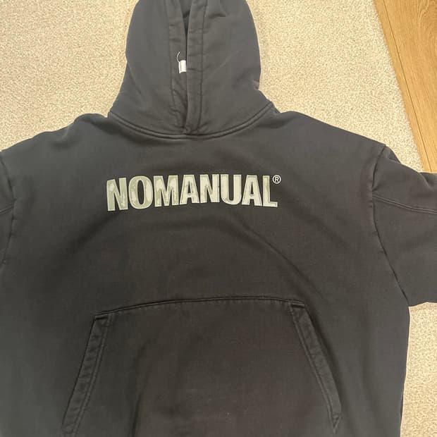 노매뉴얼 stamped logo hoodie-black팝니다