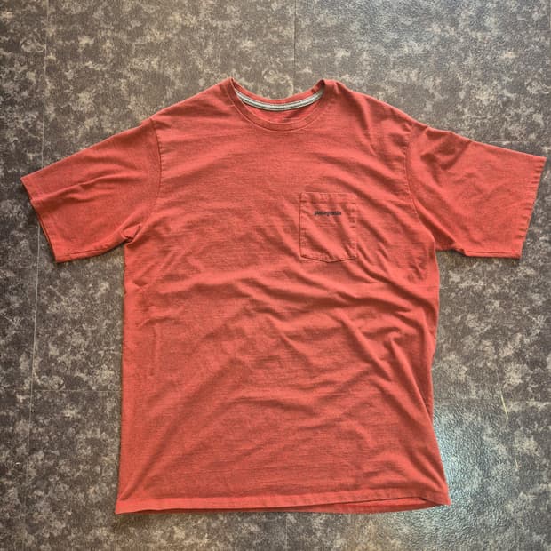 파타고니아 P-6 로고 포켓 반팔 -L 