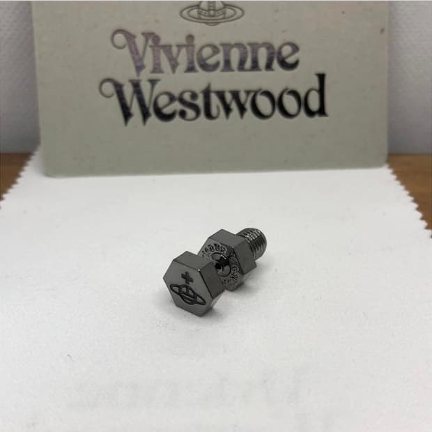 비비안웨스트우드 아카이브 orb 각인 그레이실버 못 귀걸이