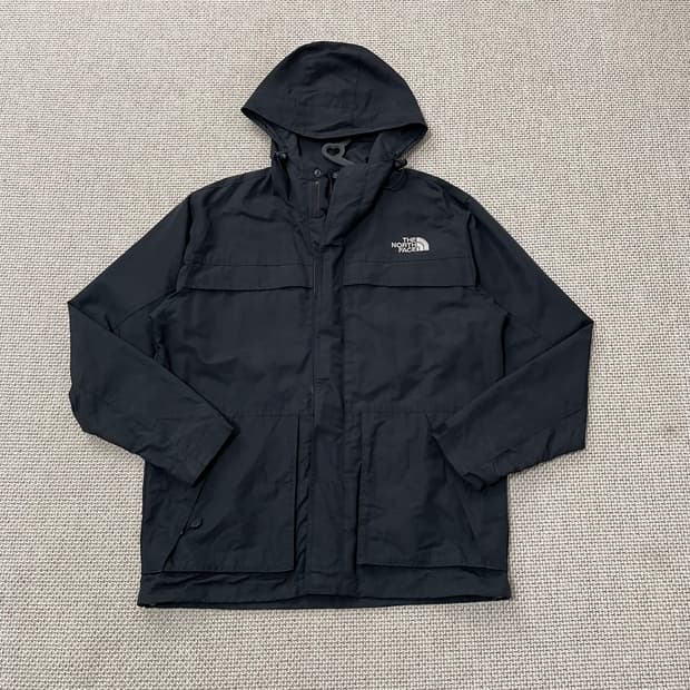 노스페이스 바람막이. 9423