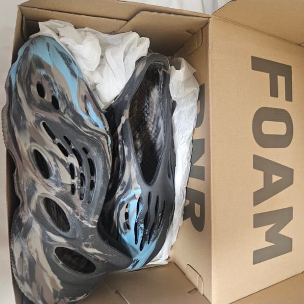 [285] 아디다스 이지 폼 러너 MX 신더