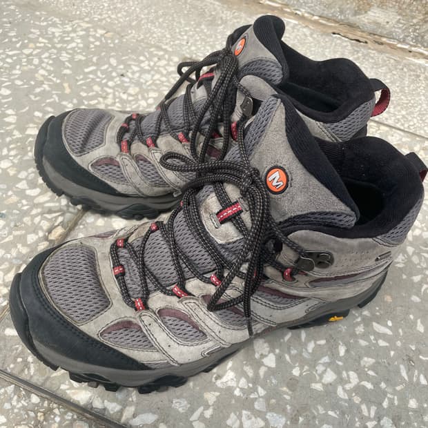 Merrell 트래킹화 비브람 밑창