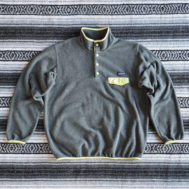10s 파타고니아 신칠라 스냅-T 그레이/옐로우