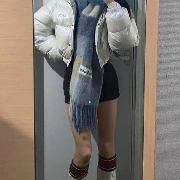 카키포인드 패딩