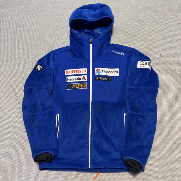 데상트 아우디 플리스 후드집업 자켓