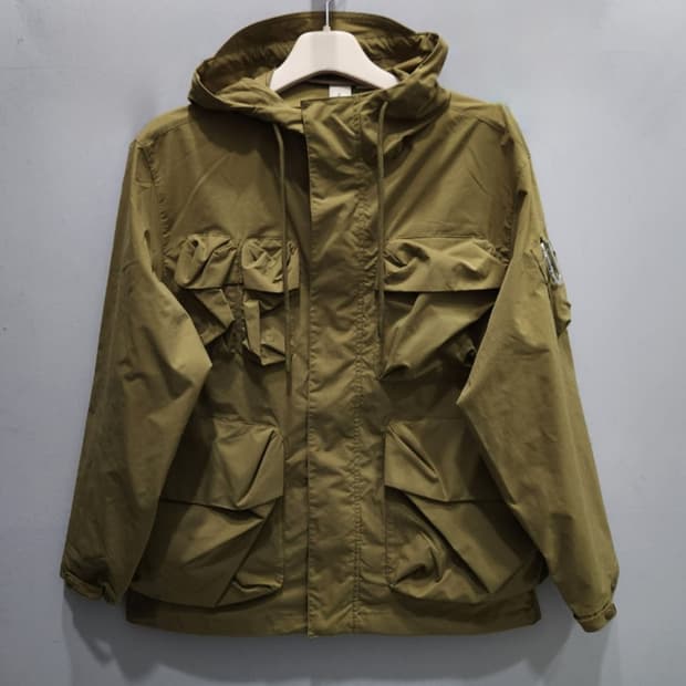 하이드아웃 볼륨 포켓 윈드브레이커 머스타드 색상 3 사이즈