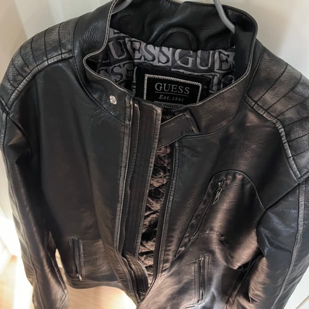 게스 페이크레더 자켓