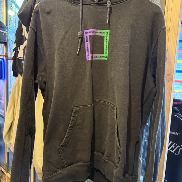 디스이즈네버댓 T 로고 워시드 후드티 블랙